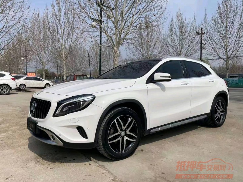 枣庄17年奔驰GLA3