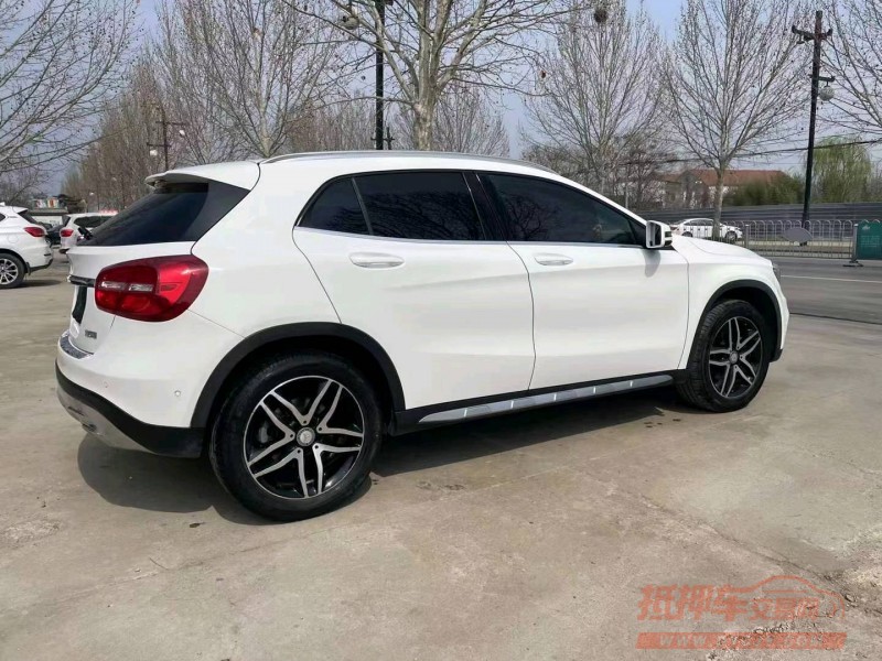 枣庄17年奔驰GLA4