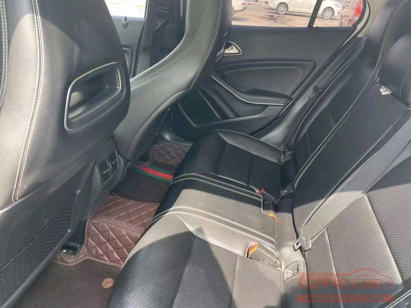 枣庄17年奔驰GLA8