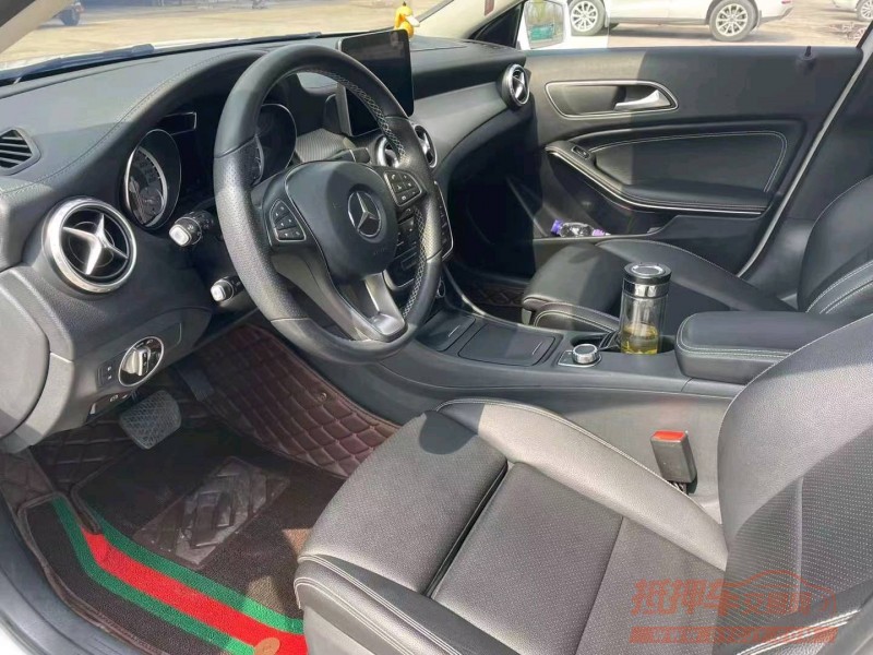 枣庄17年奔驰GLA9