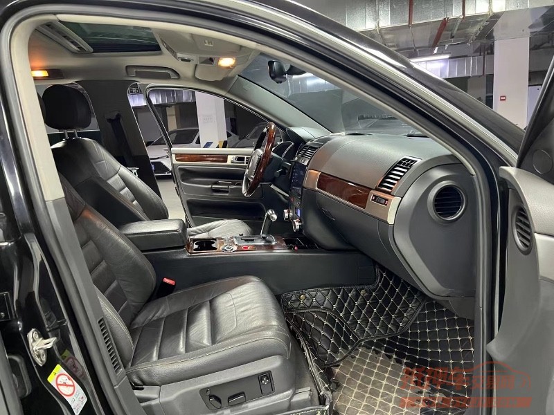 成都08年大众途锐8