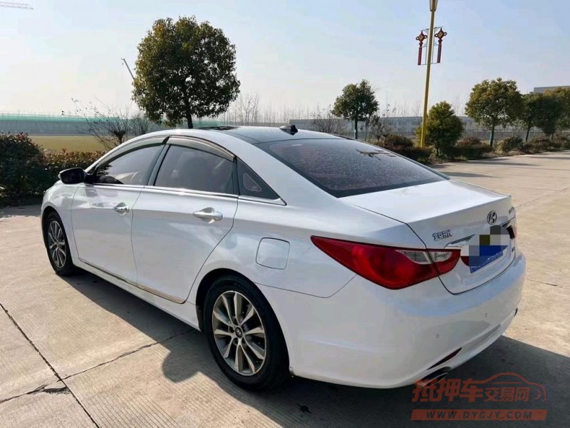 盐城13年现代索纳塔八4