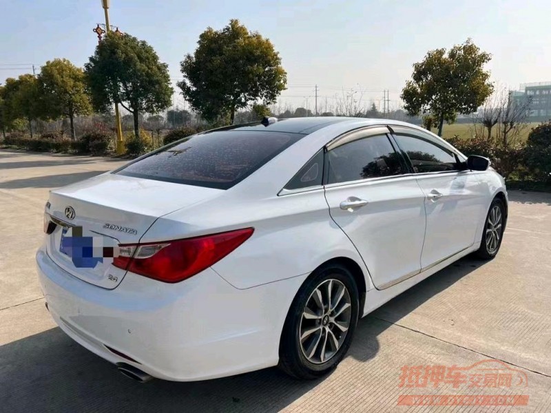 盐城13年现代索纳塔八5