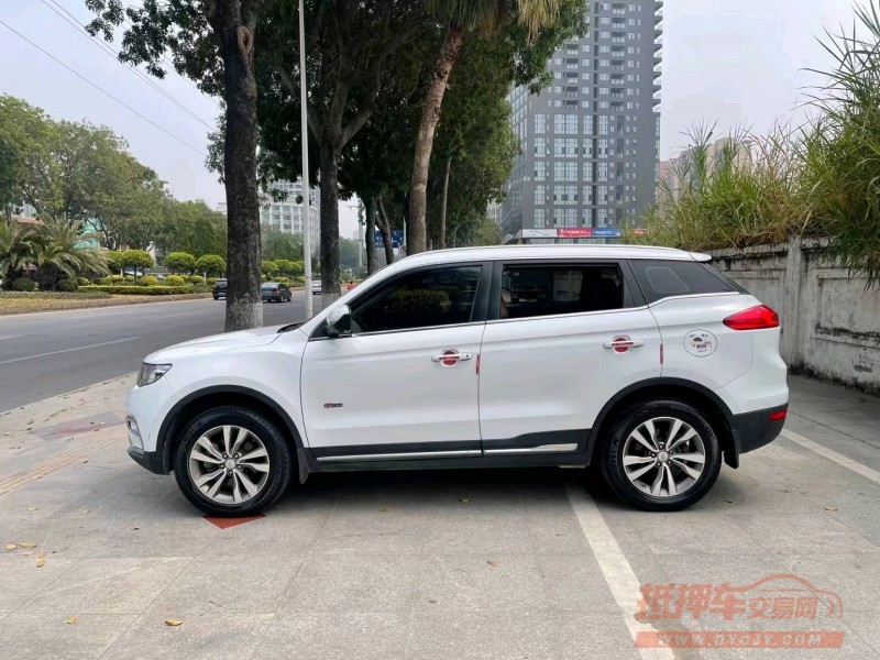 东莞16年吉利博越9