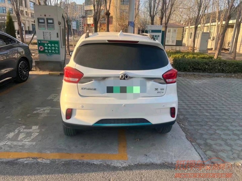 保定20年北汽新能源EC系列8
