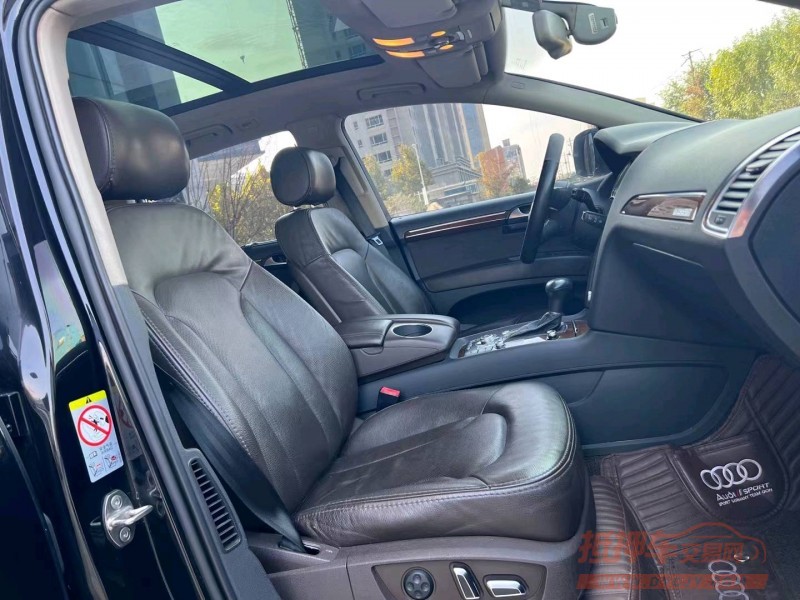 济宁12年奥迪Q75