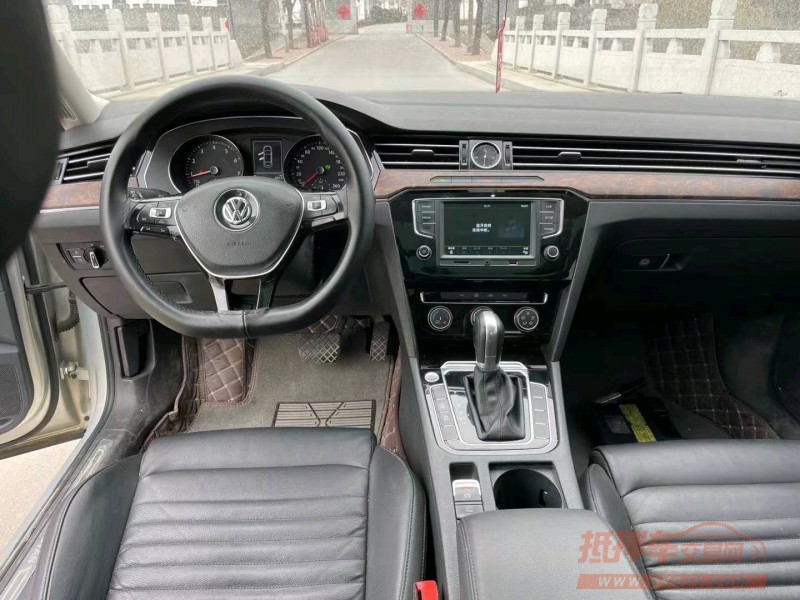 济南17年大众迈腾6