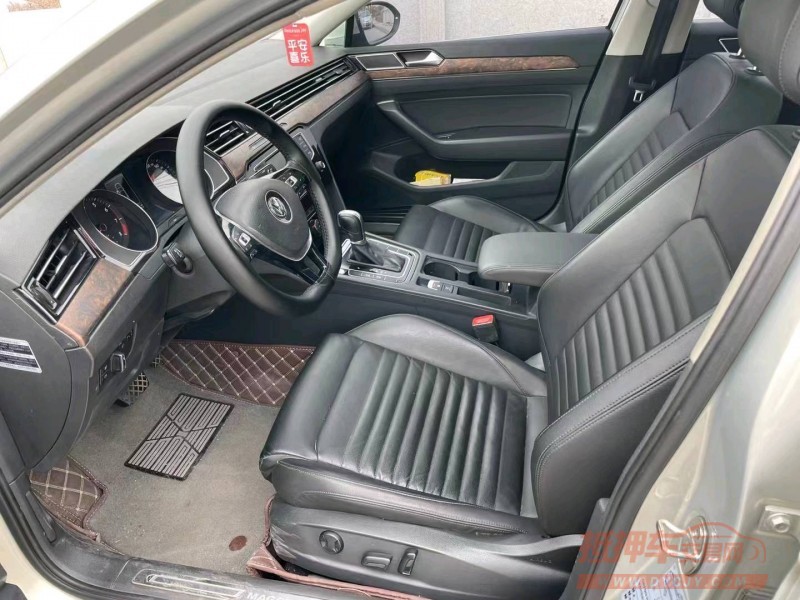 济南17年大众迈腾8