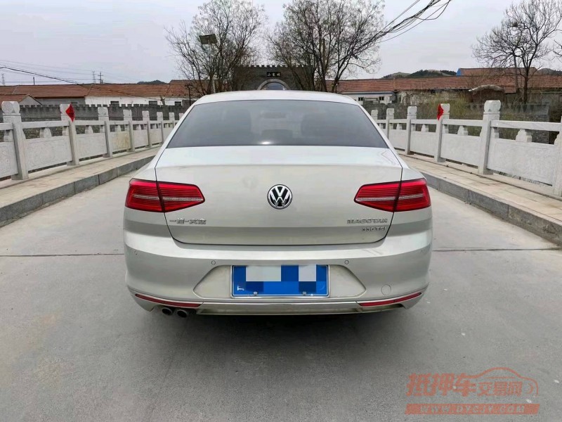 济南17年大众迈腾9