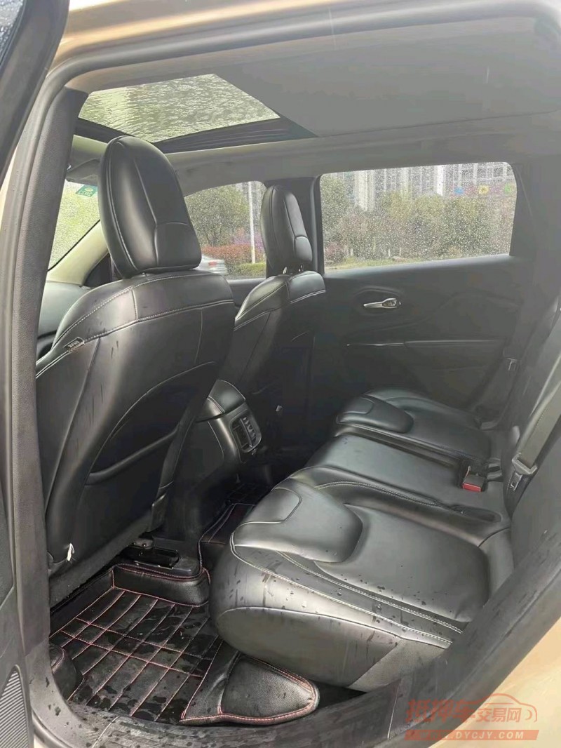 淮南16年Jeep自由光7