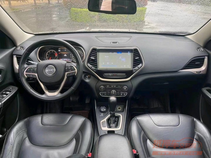 淮南16年Jeep自由光8