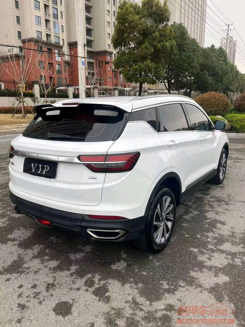 淮南19年吉利缤越7