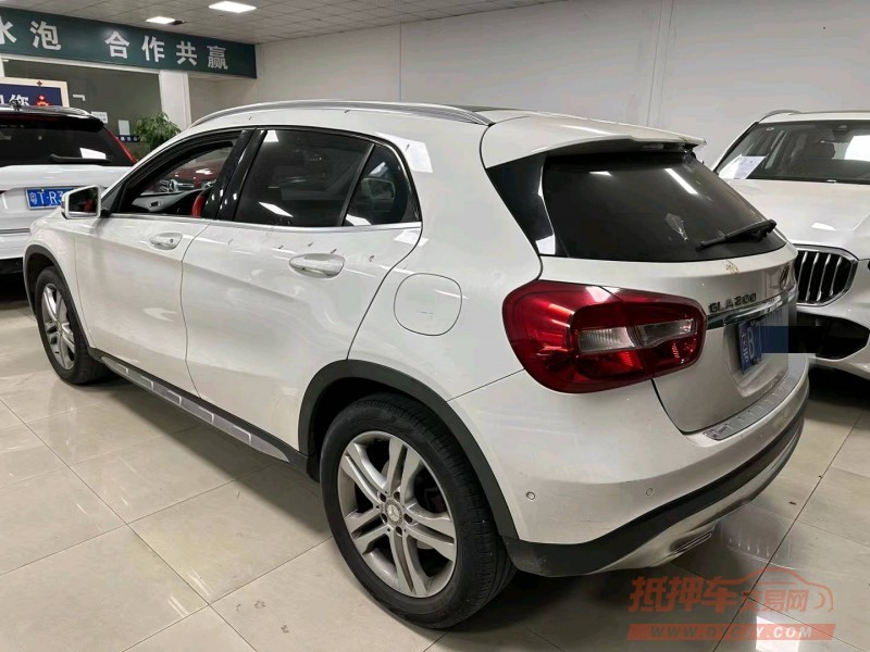 广州17年奔驰CLA8