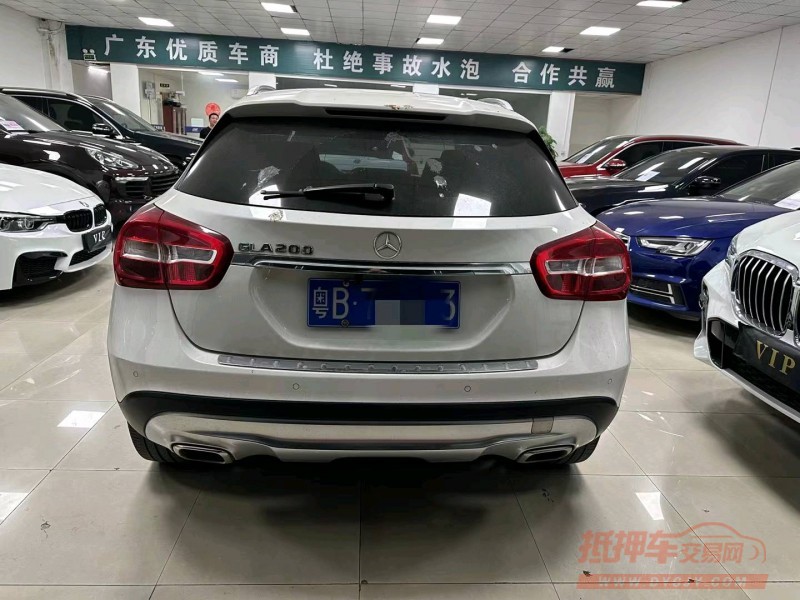 广州17年奔驰CLA9