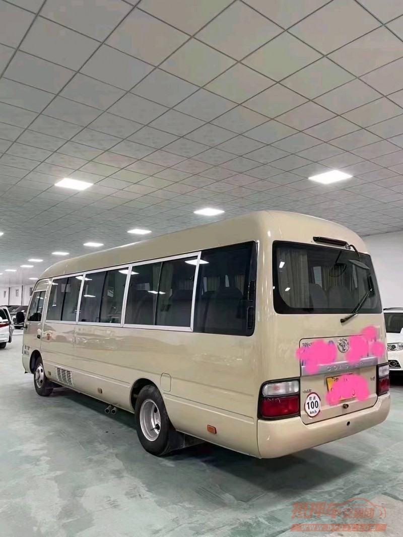 廊坊16年丰田考斯特9