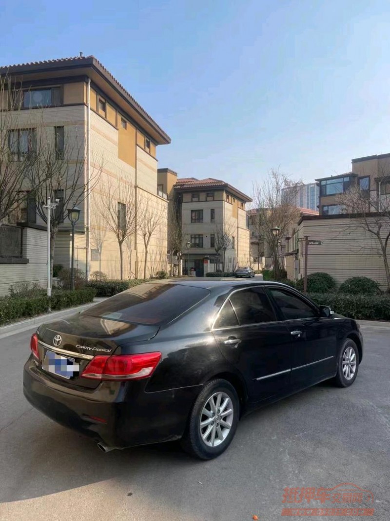 济南15年丰田凯美瑞3