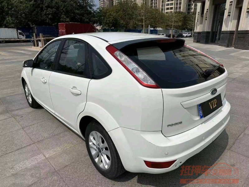 珠海16年福特福克斯9