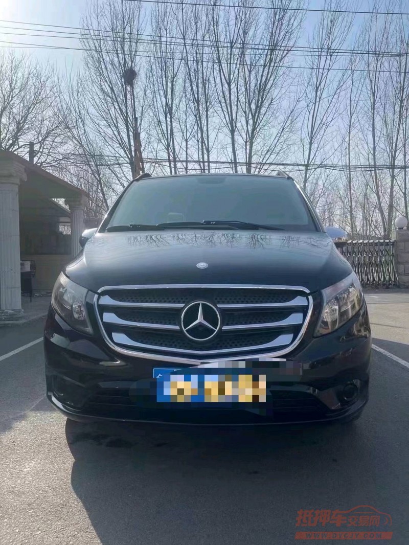 青岛17年奔驰威霆1