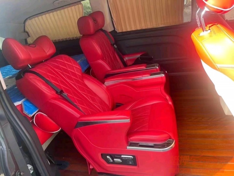 青岛17年奔驰威霆6