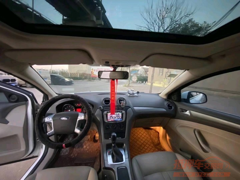 青岛15年福特蒙迪欧-致胜5