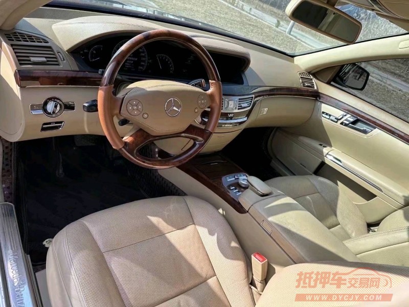 东营10年奔驰S8