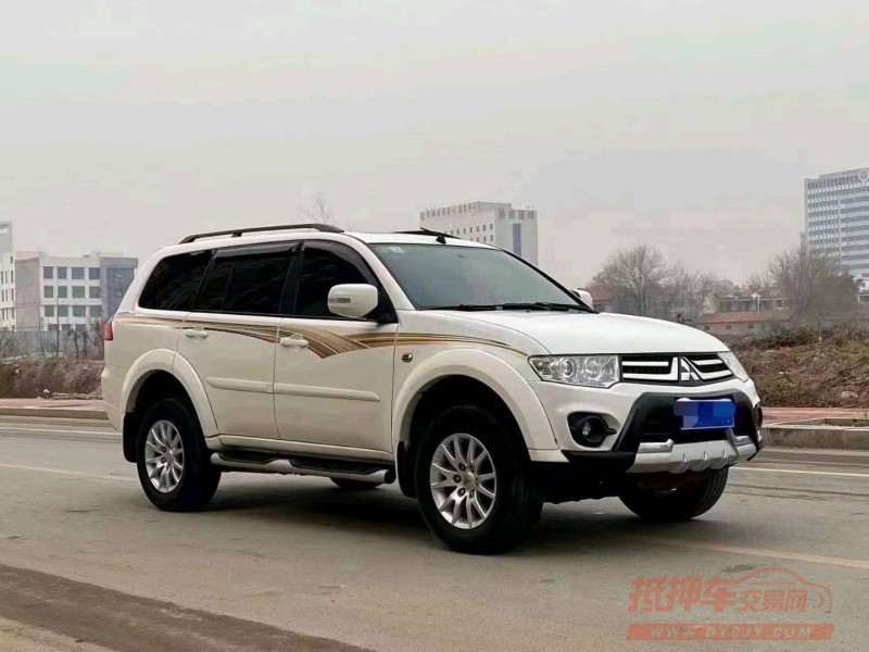 北京14年三菱帕杰罗3