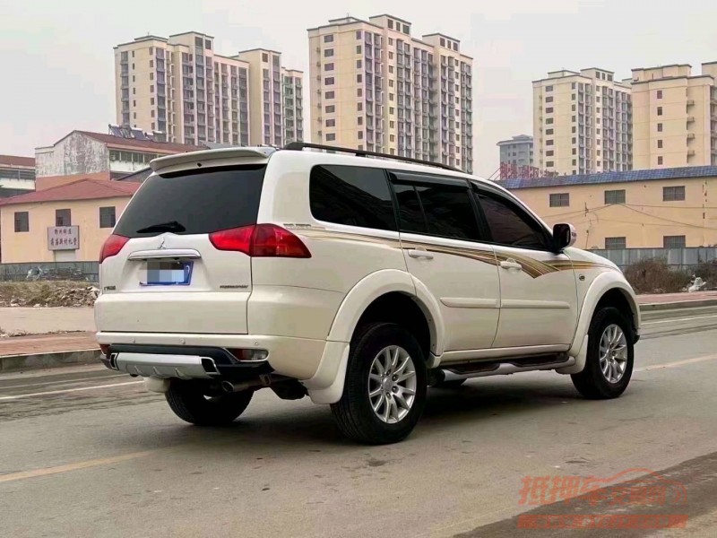 北京14年三菱帕杰罗6