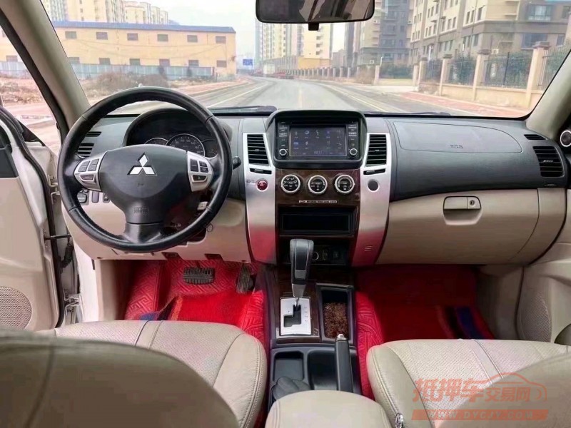 北京14年三菱帕杰罗1
