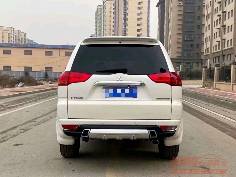 北京14年三菱帕杰罗7