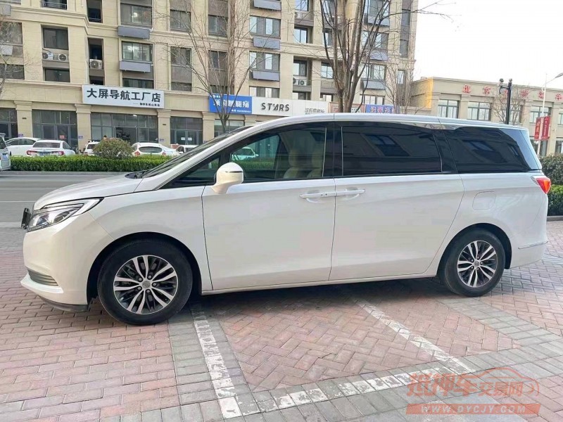 北京17年别克GL82