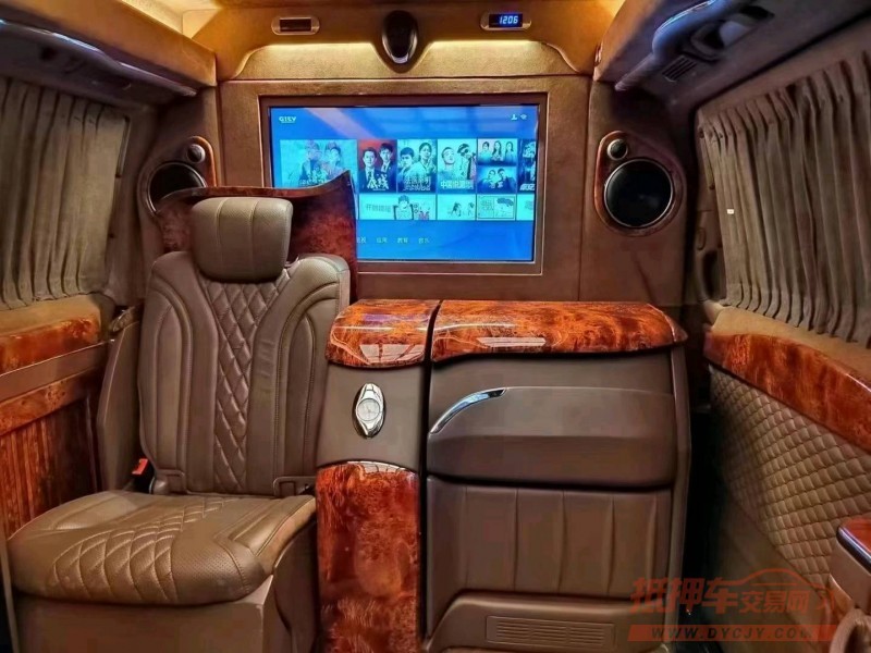 重庆16年奔驰威霆4