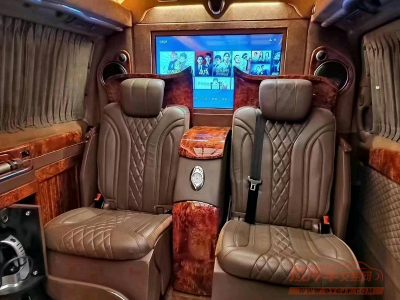 重庆16年奔驰威霆6