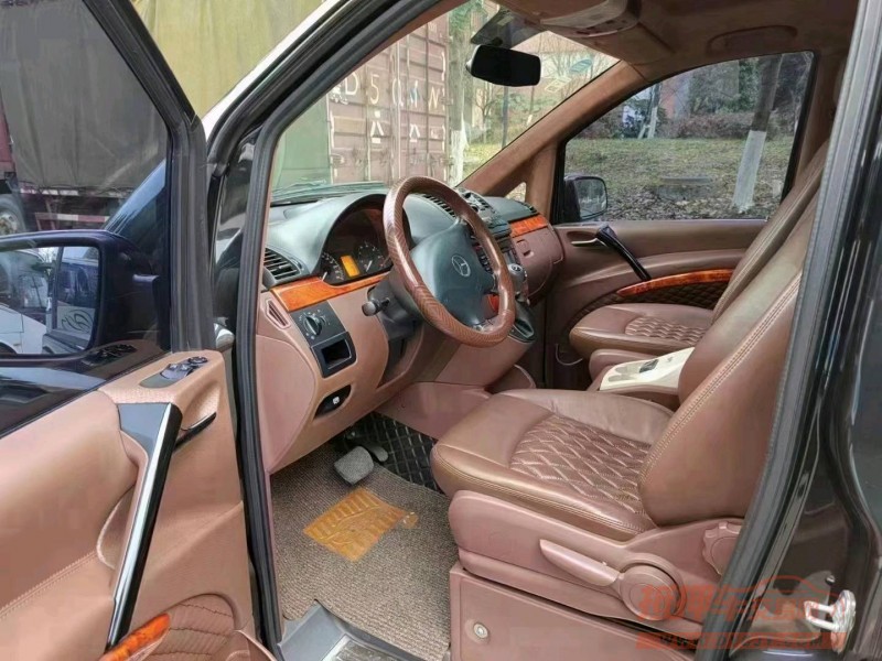 重庆16年奔驰威霆9