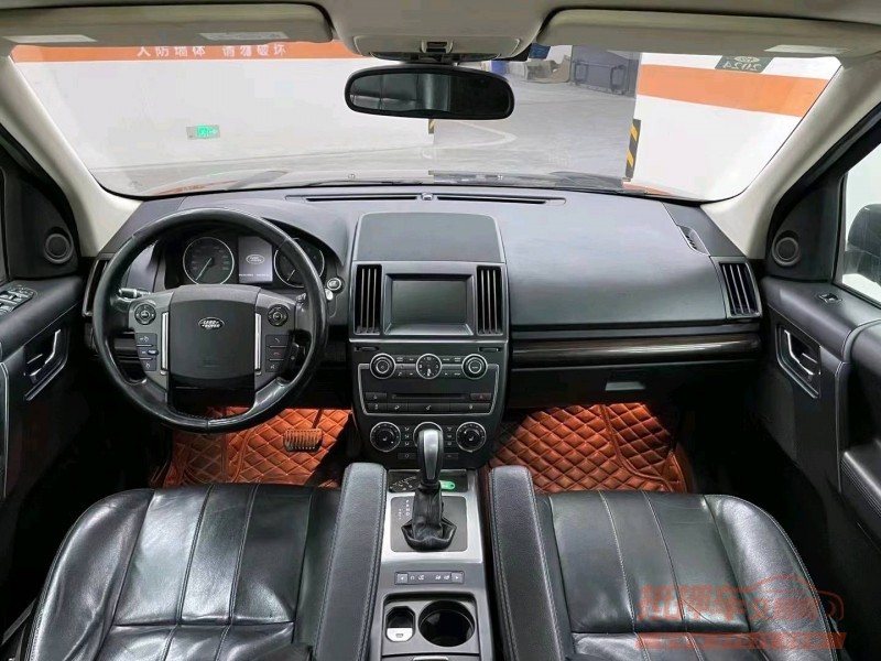 成都14年路虎神行者8