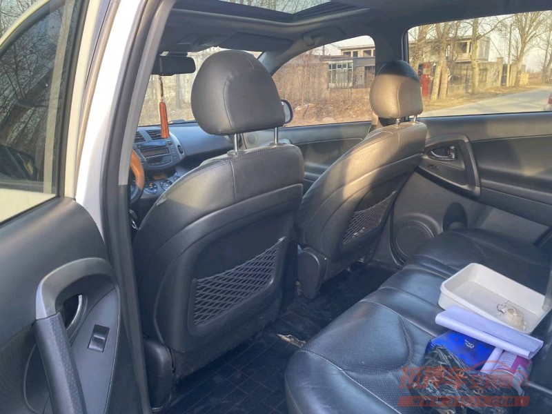 保定12年丰田RAV43