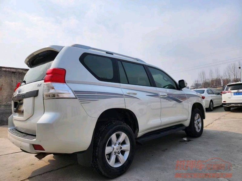 济南17年丰田普拉多3