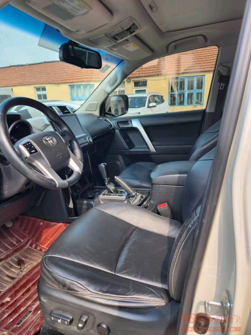 济南17年丰田普拉多4