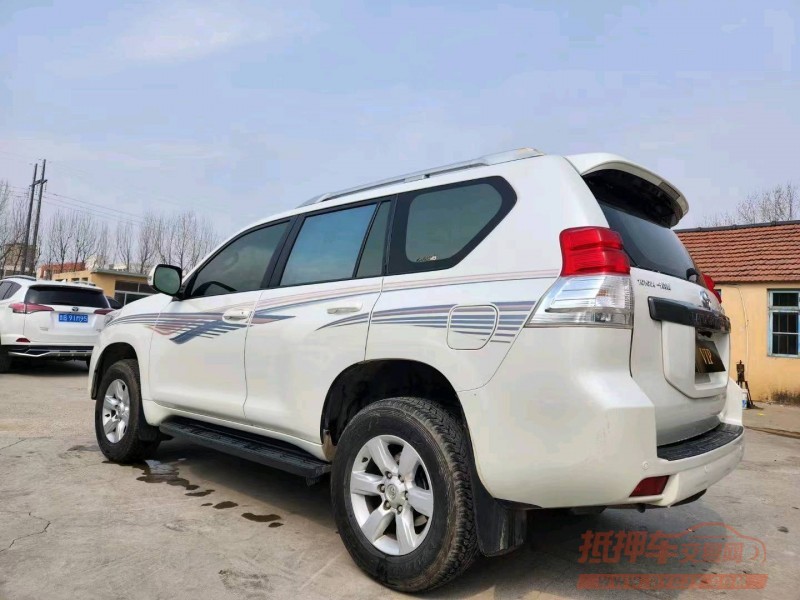 济南17年丰田普拉多5