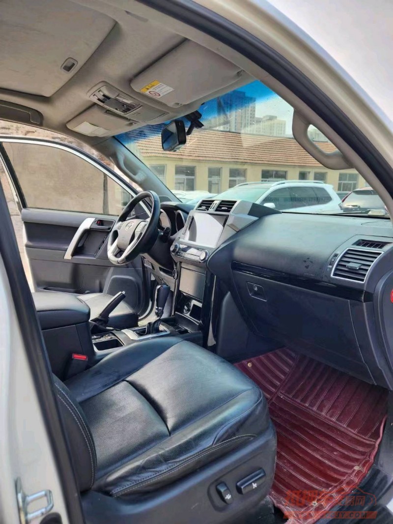 济南17年丰田普拉多6