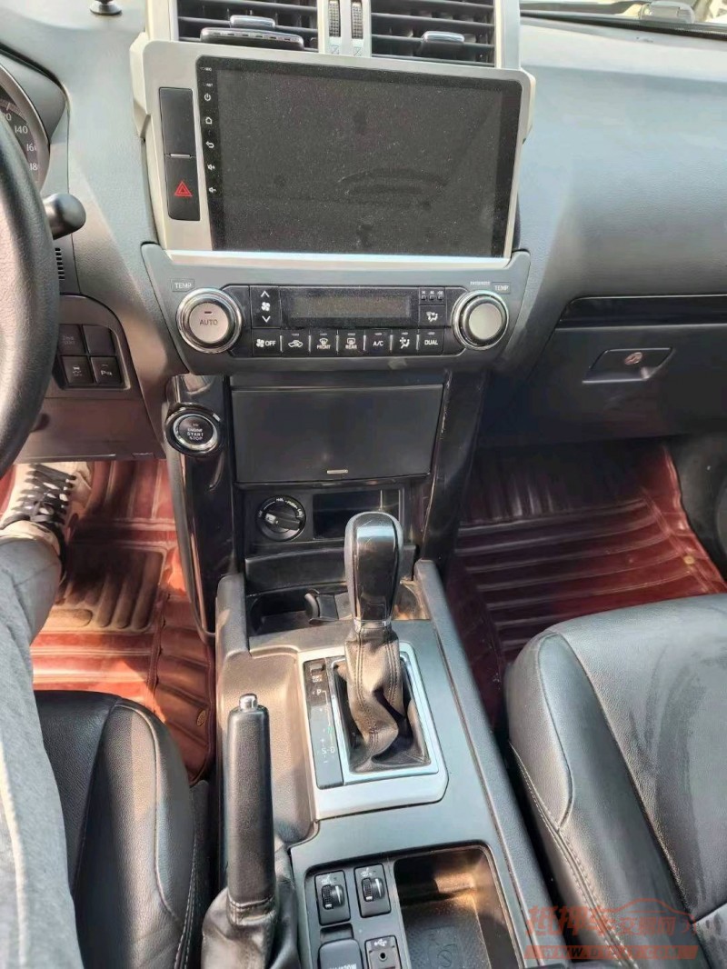 济南17年丰田普拉多8