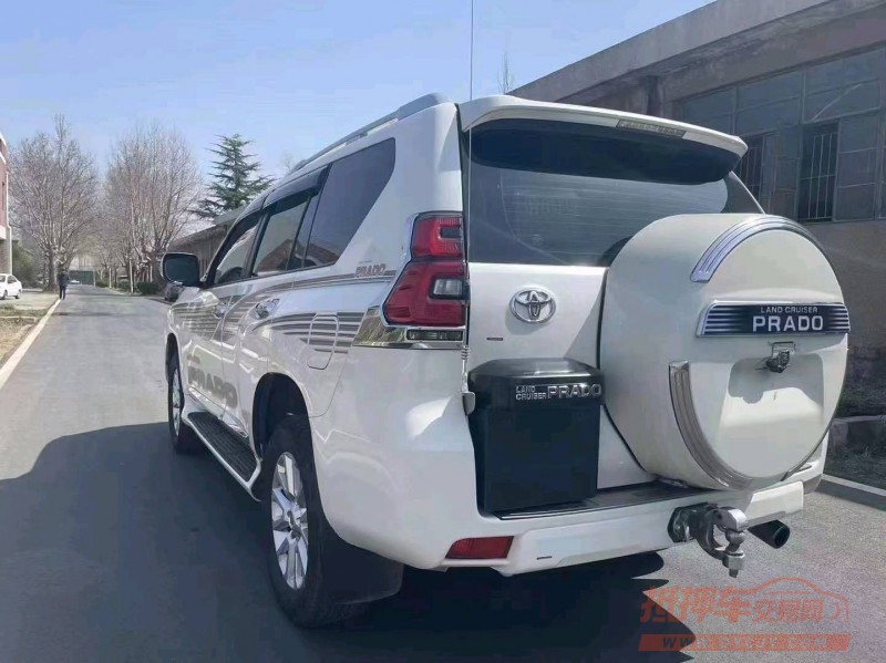 济南18年丰田普拉多4