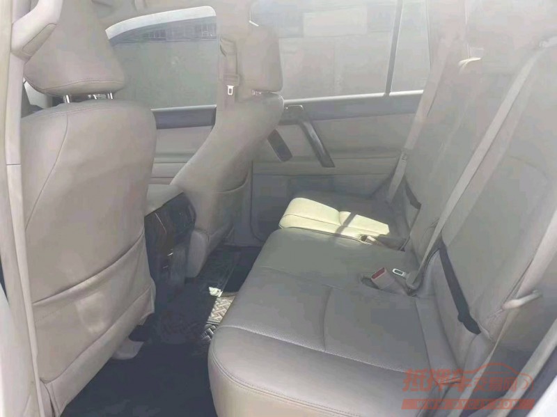 济南18年丰田普拉多8