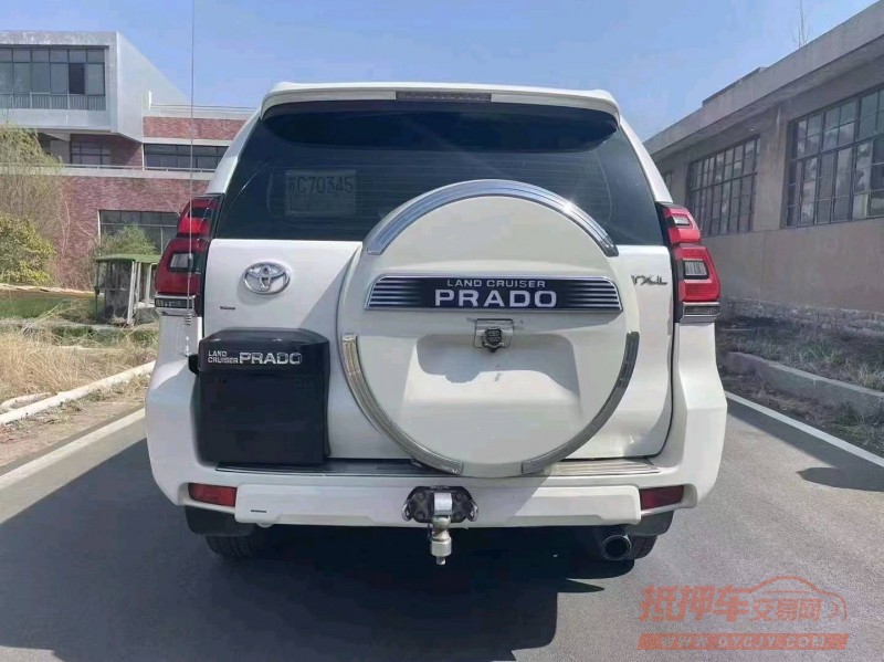 济南18年丰田普拉多9