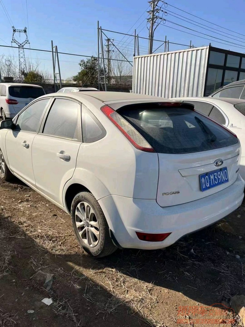 青岛14年福特福克斯4