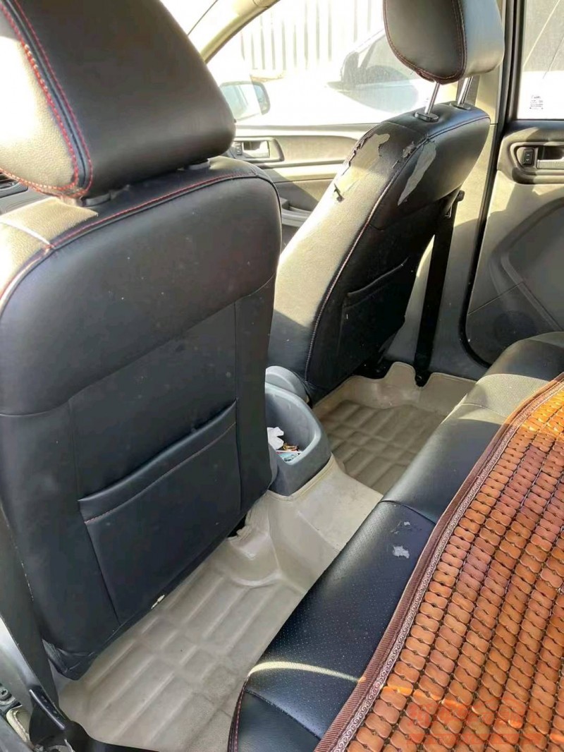 青岛14年福特福克斯8