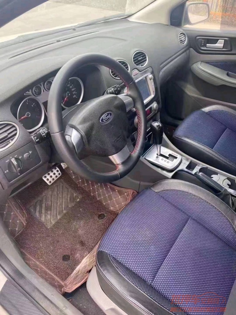 青岛15年福特福克斯6