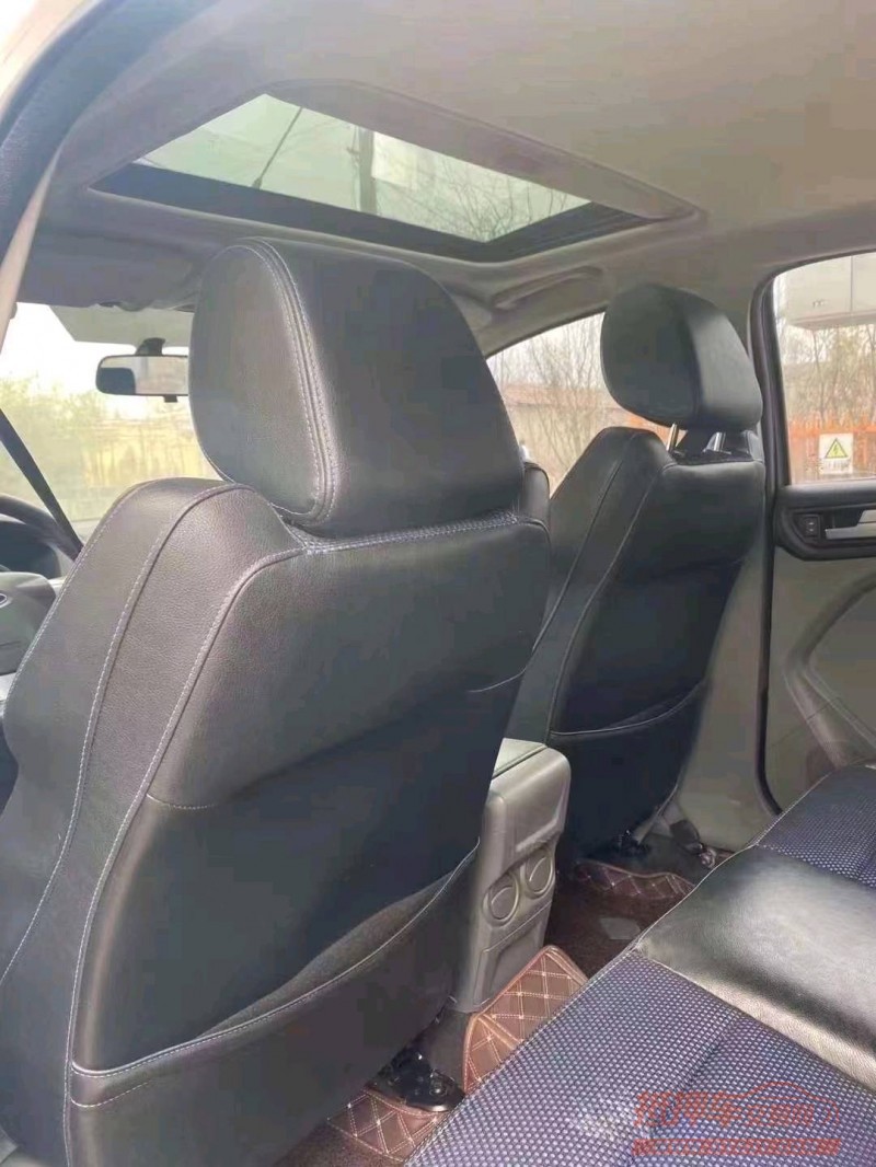 青岛15年福特福克斯8