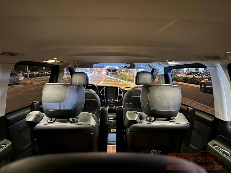 邢台17年奔驰威霆4