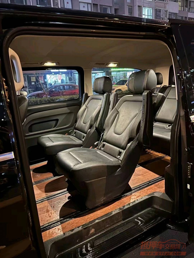 邢台17年奔驰威霆3