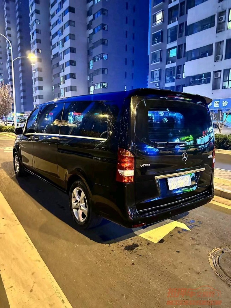 邢台17年奔驰威霆8